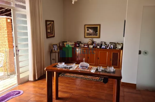 Casa com 3 dormitórios para alugar, 200 m² por R$ 6.950,00/mês - Jardim América - Ribeirão Preto/SP