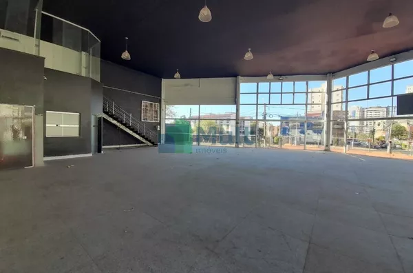 Salão Comercial de Esquina - Zona Sul