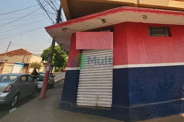 Salão Comercial de esquina em excelente localização no Bairro Vila Tibério com 88m² de área privativa.