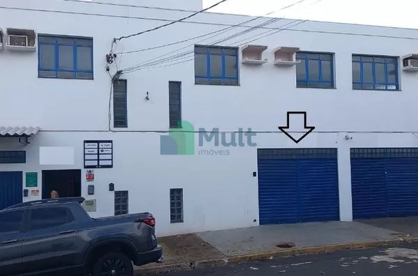 Salão Comercial em ótima localização no Bairro Jardim Anhanguera com 140m² de área útil.