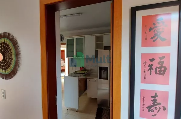 Linda Casa em Condomínio Fechado com 137m² de área útil e com terreno com 418m².