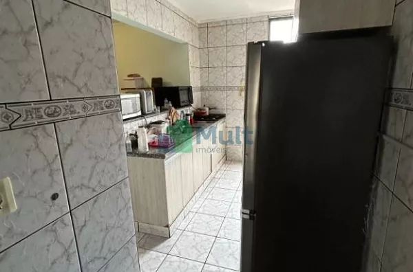 Casa térrea  localizada no  Bairro Jardim Paulistano com terreno de 144m² e 112,81m² de área construída.