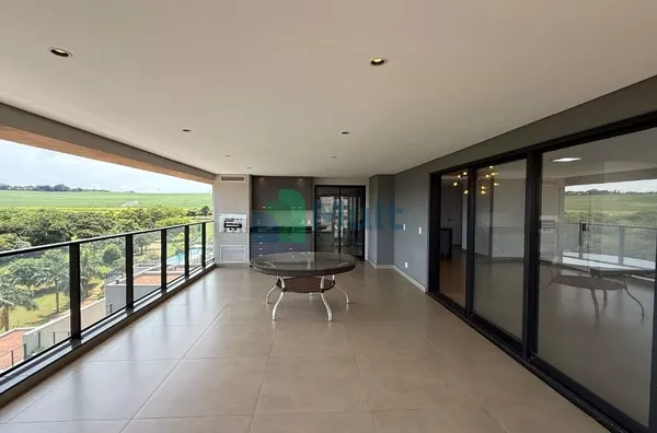 Apartamento de Alto Padrão localizado no Bairro Olhos D'água com 298m² de área útil.