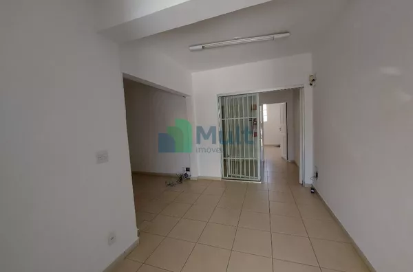 Prédio Comercial em  ótima localização com 132m²