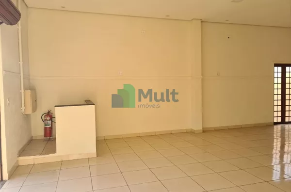 Casa Comercial/Residencial localizada no Bairro Ipiranga com terreno de 250m² e 119m² de área construída