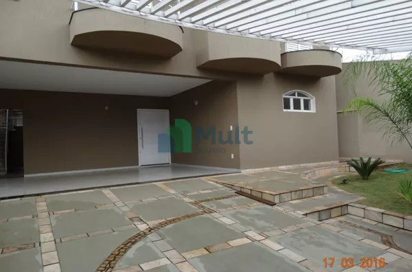 Lindo Sobrado no Bairro da Ribeirânia com 4 dormitórios, piscina e varanda gourmet, 359m² de área útil.