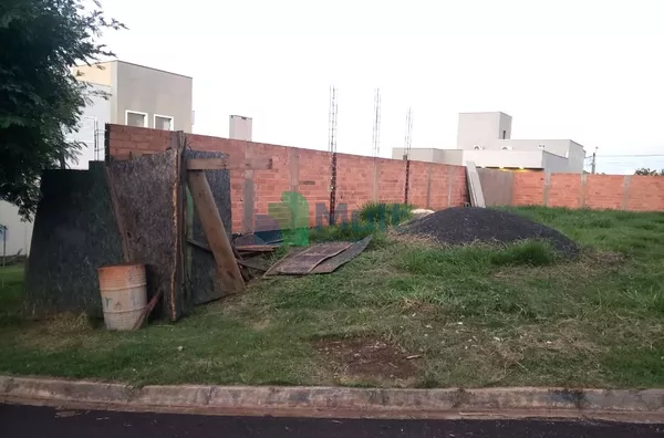 Terreno de ilha em excelente localização Jardim San Marco II com 305,66m²