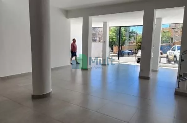 Imóvel Comercial no Bairro Vila Seixas, para Locação com 350m2 de área útil em Ribeirão Preto - SP