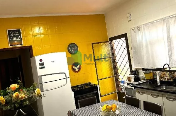 Casa localizada no Bairro Parque Ribeirão com terreno de 165m² e 125,5m² de área construída