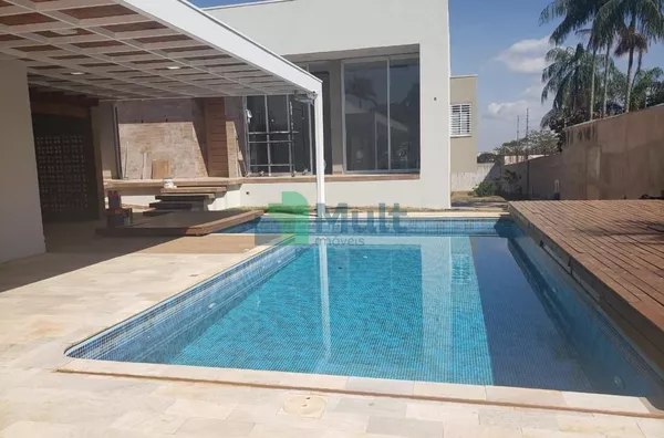 Casa  de Alto Padrão no Condomínio Vale das Samambaias na Cidade de Franca, Terreno 3.000 m².