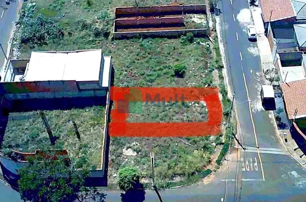 Terreno Comercial ou Residencial Localizado do Bairro Cristo Redentor com 160m²