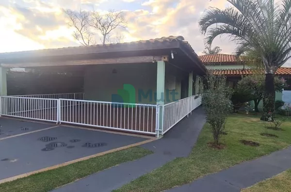 Linda Chácara no Cond. Eldorado com 1374m².