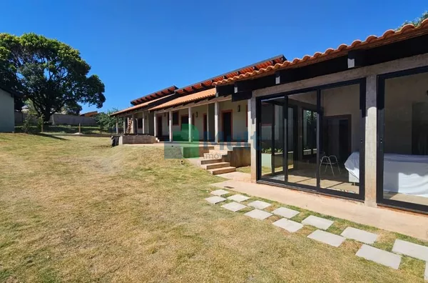 Chácara localizada no Recreio São Lourenço com 1.850m² em ótima localização, próximo a Pedreira Inderp; zona sul, 9 km da Av. João Fiusa.