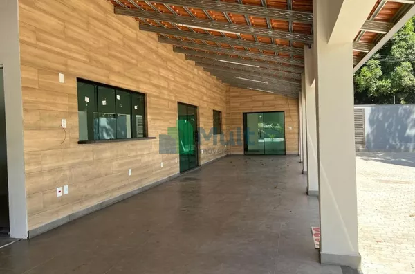 Casa/ Área de Lazer, 2milm² de terreno e 500m² de área construída.