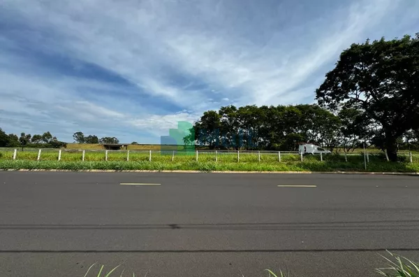 erreno Comercial em Avenida localizado no Reserva Regatas com 420m² (12x 35) .