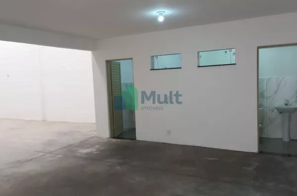 Galpão Comercial Novo em excelente localização no Bairro Jd. Anhanguera com 300m² de área...