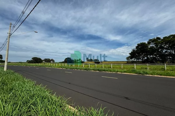erreno Comercial em Avenida localizado no Reserva Regatas com 420m² (12x 35) .