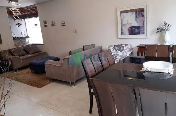 Sobrado Na City Ribeirão em ótima localização, 3 suítes, área gourmet e piscina.