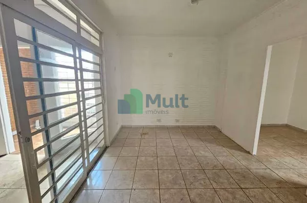 Imóvel Comercial em excelente localização no Bairro Vila Seixas com 300m² de terreno e 187m² de área útil.