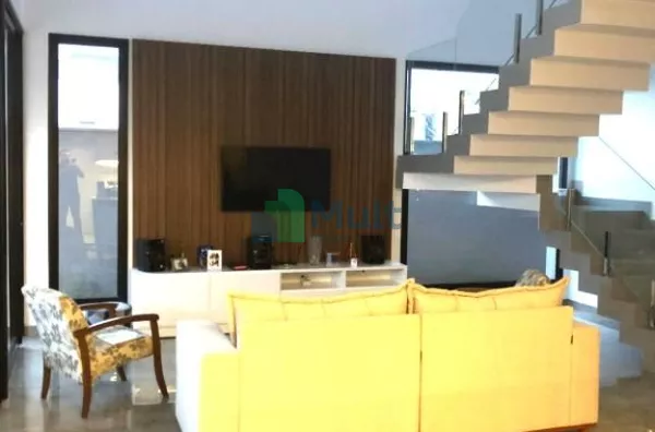 Sobrado no  Condomínio Portal da mata -  com 257m², 3 suítes, piscina e varanda gourmet.