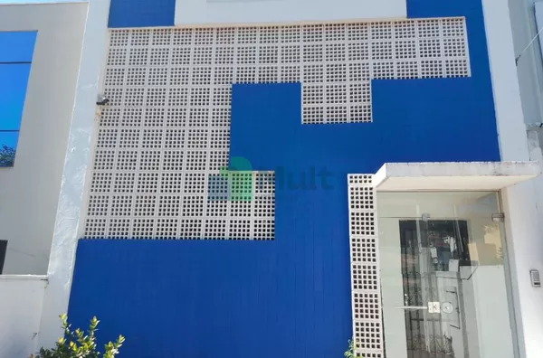 Prédio Comercial em  ótima localização com 132m²