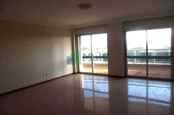 Apartamento de Alto Padrão  com 238m² de área privativa em excelente localização na Av. João Fiusa.