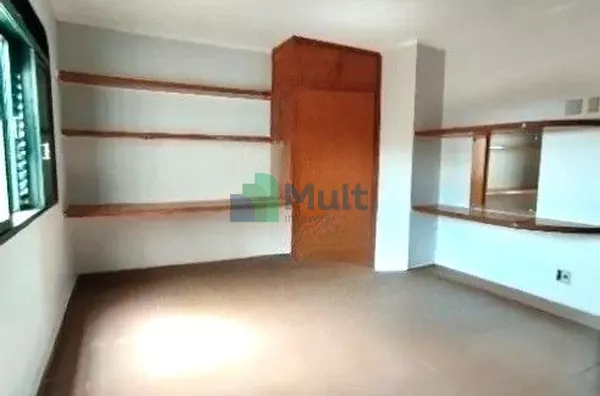 Excelente Sobrado Residencial/Comercial no Bairro Jardim América com 405m² de terreno e 315m² de área construída.
