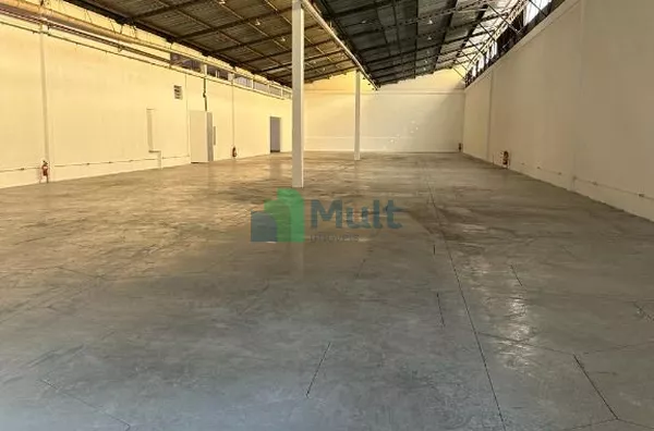 Galpão em ótima localização na Av Presidente Castelo Branco com 2500m² de terreno e 1850m² de área útil.