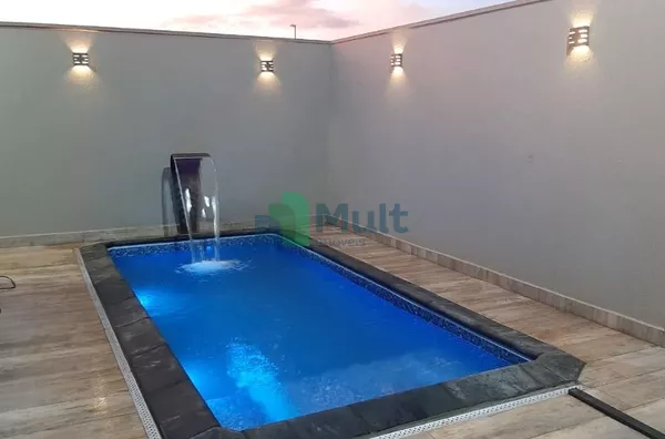 Casa Nova localizada no Condomínio Vivendas da Mata com terreno de 273, 62m² e 172 de área útil.