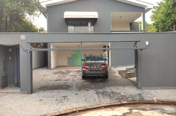 Sobrado em excelente localização no Bairro Ribeirânia, próximo UNAERP com terreno de 437,50m² e  287 m² de construção.