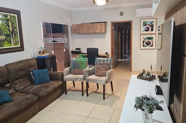 Casa Térrea em Condomínio fechado em ótima localização na Cidade de Bonfim Paulista com 406,08m² de terreno e 181,82m² de área útil.