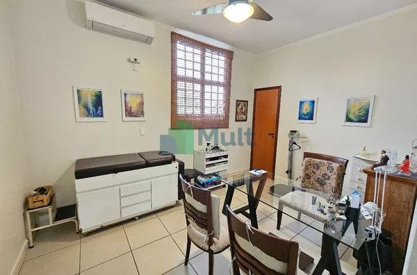 Linda Sala em Condomínio, excelente localização no Bairro Alto da Boa Vista com 17m² de área útil.