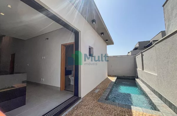 Casa Nova Térrea em Condomínio Fechado localizado no Vivendas da Mata com 259,42m² de terreno e 151,22m² de área construída.