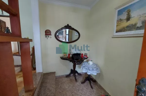 Casa térrea em excelente localização no Bairro Campos Elísios.