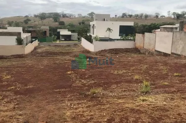 Terreno Próximo ao Clube!!! Oportunidade Única...