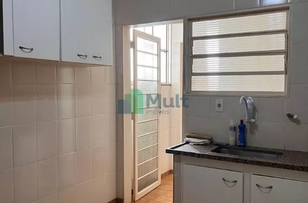 Apartamento localizado no Bairro  Jd. Irajá com 98,44m²