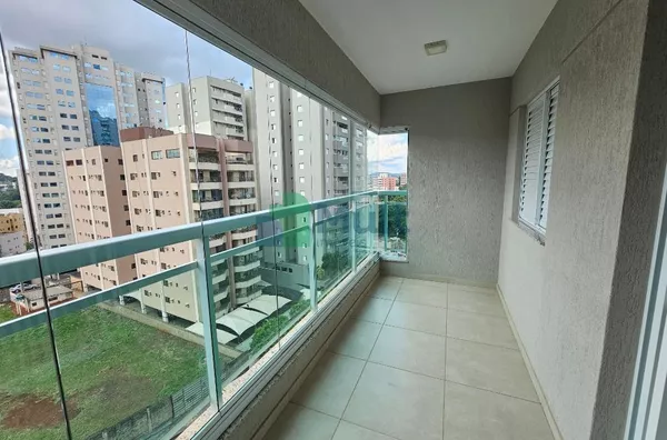 Apartamento em excelente localização no bairro Jardim Botânico, 20mt do Parque Raya com 88,99m² de área privativa.