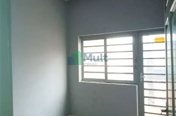 Sobrado localizado no Bairro Campos Elísios com 275m² de área construída .