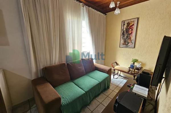 Casa Térrea localizada no Bairro Alexandre Balbo com 200m² de terreno e 110m² de área útil.