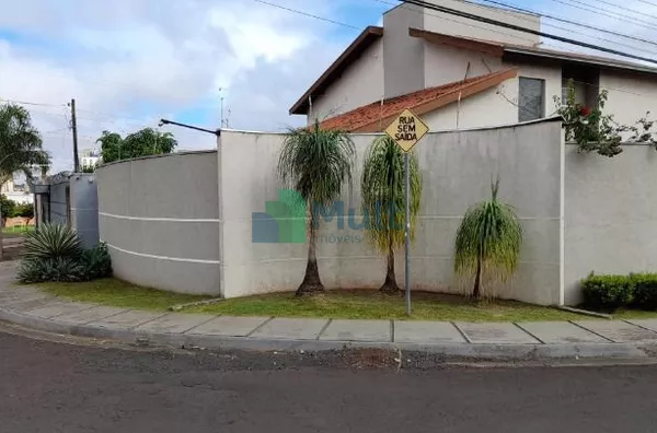 Sobrado Na City Ribeirão em ótima localização, 3 suítes, área gourmet e piscina.
