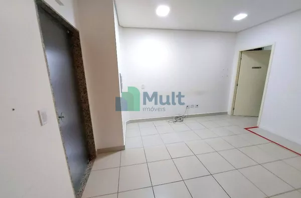 Sala Comercial no Centro Empresarial Jd. Botânico com 48m² de área útil.