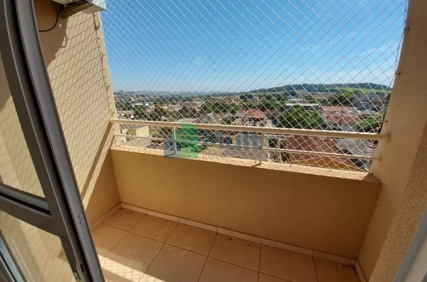 Apartamento em ótima localização com 2 dormitórios, sendo 1 suíte.
