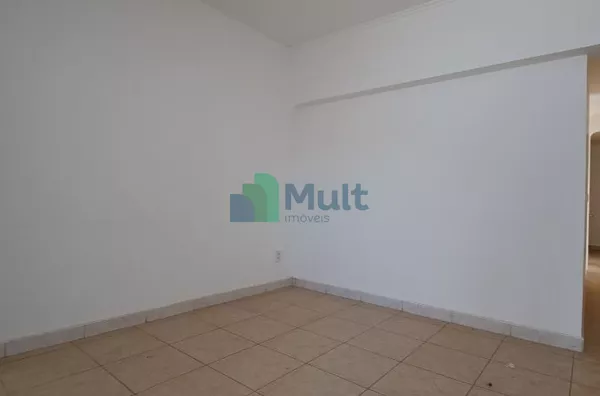 Casa Térrea  Comercial/ Residencial em excelente localização no Bairro Jd. Sumaré com terreno 481,60m² e 362,32m² de área construída.
