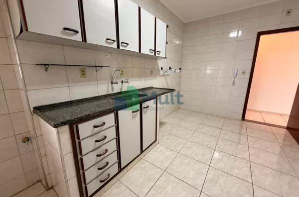 Apartamento para Locação – 3 quartos, 1 suíte, 2 banheiros – 100,11 m² – Condomínio Márcia Regina – Bairro Jardim Irajá | Ribeirão Preto/SP
