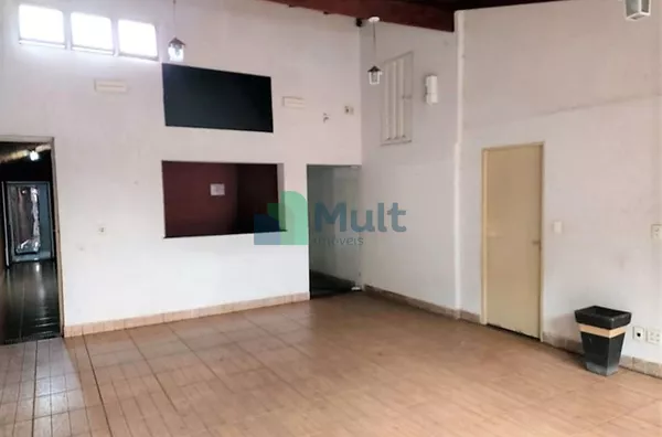 Imóvel Comercial em ótima localização na Av. Paris, 250m² de terreno e 229,32 de área útil.