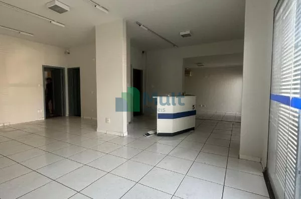 Imóvel Comercial em excelente localização no Bairro Jd. América com terreno de 415,20m² e 178,38m² de construção.
