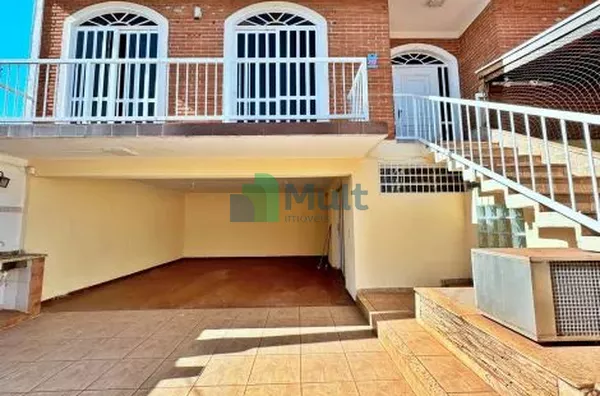 Casa em excelente localização no Bairro Jd. Paulistano próximo a avenida 13 de Maio com 259m² de área terreno e 274m² de área construída.