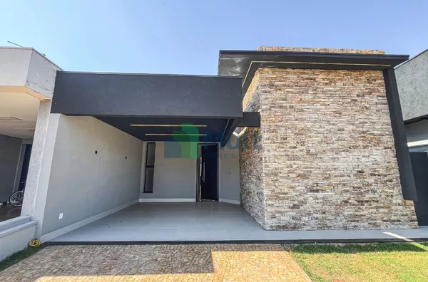Casa Térrea em Condomínio Fechado localizado no Vivendas da Mata com 308m² de terreno e 173m² de área construída