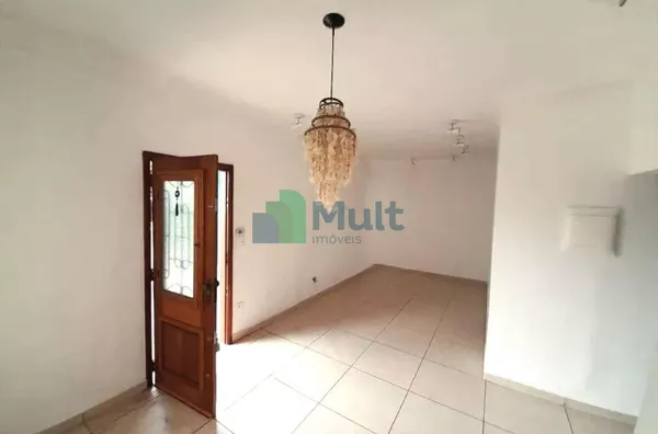 Casa Comercial em ótima localização na Zona Sul no Bairro Santa Cruz do José Jacques com  300m² de terreno e 142m² de área útil.