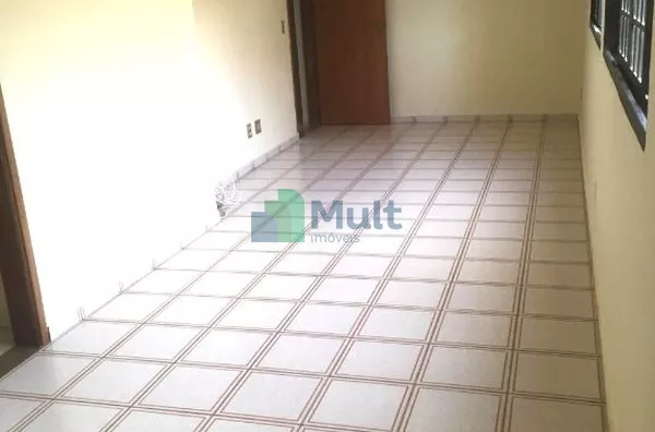 Apartamento reformado em ótima localização no Bairro Jd. Botânico com 68,86m² de área útil.